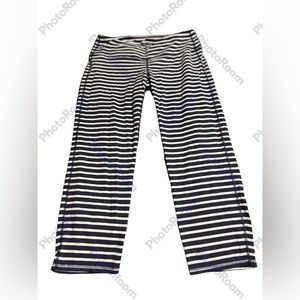 Athleta  Chaturanga Capri Leggings Sz Medium Blue‎ And White Stripe Comfort Fit